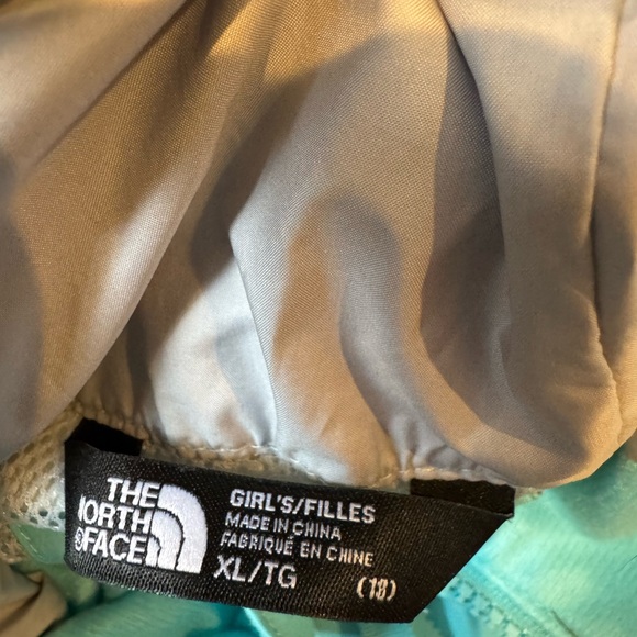 Girls North Face Rain Coat Lightweight Jacket - Picture 3 of 3
